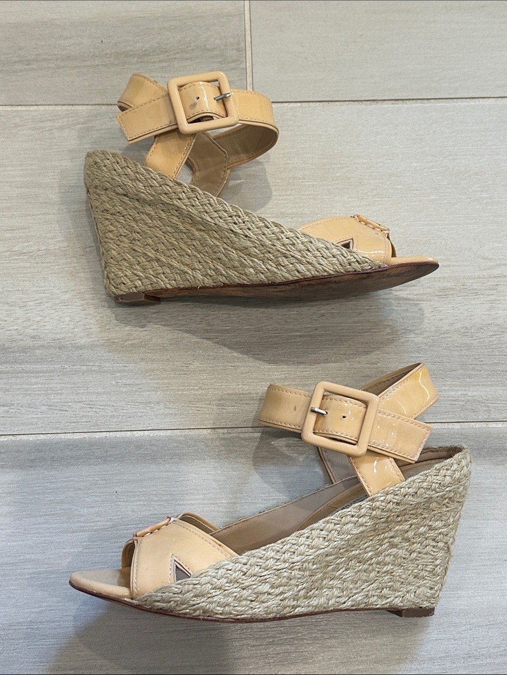 Diane Von Furstenberg 6.5 Nude Patent Espadrille Wedges with Buckle Strap